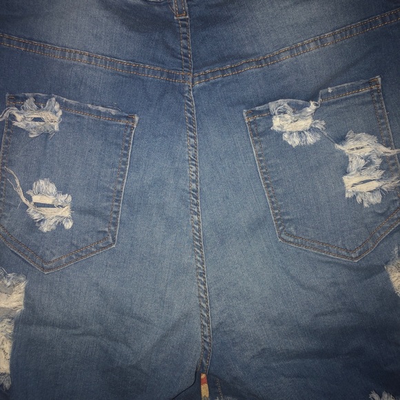 Bermuda Shorts - Picture 3 of 3